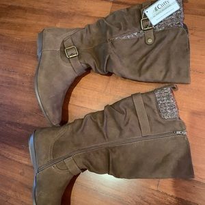 Knee-high riding boots